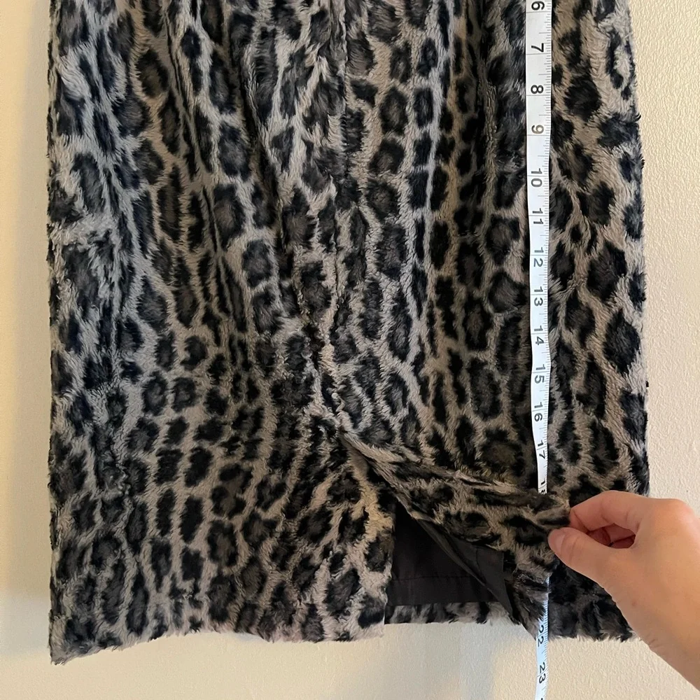 Fendi Neiman Marcus Gray and Black Leopard-Print Faux Fur Pencil Skirt - Picture 4 of 9